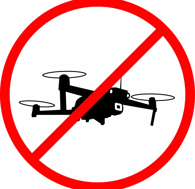Dronen lennättäminen ei ole sallittua tietyissä paikoissa.